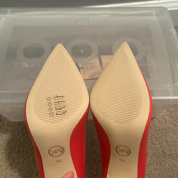 NWOT Michael Kors Amara pumps - Picture 7 of 8